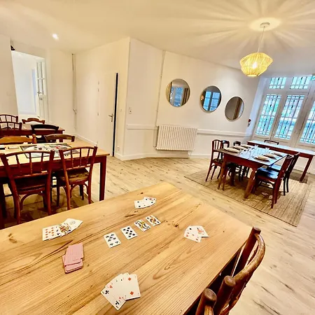 Le Refuge - 29 Personnes - 12 *